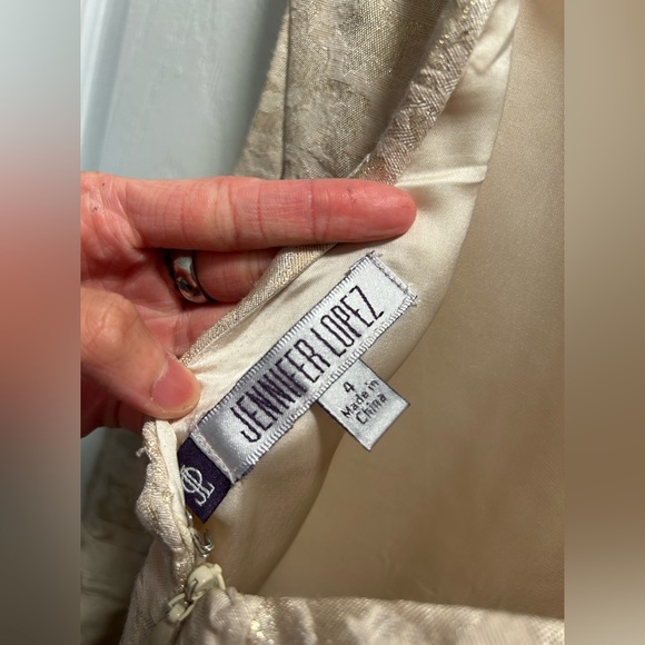 Dress - Picture 3 of 3